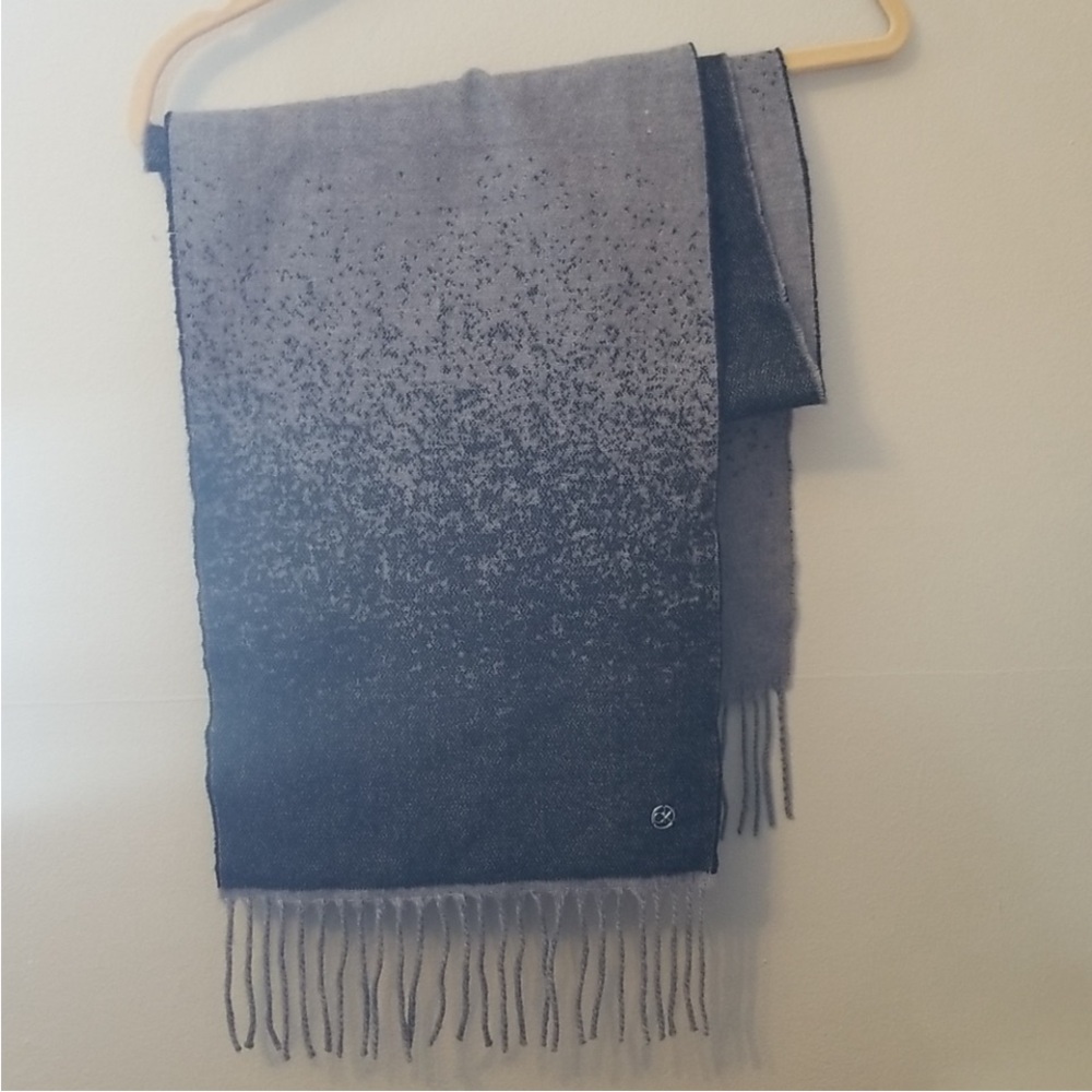 Calvin Klein Black and Gray Ombre Men's Scarf NWOT